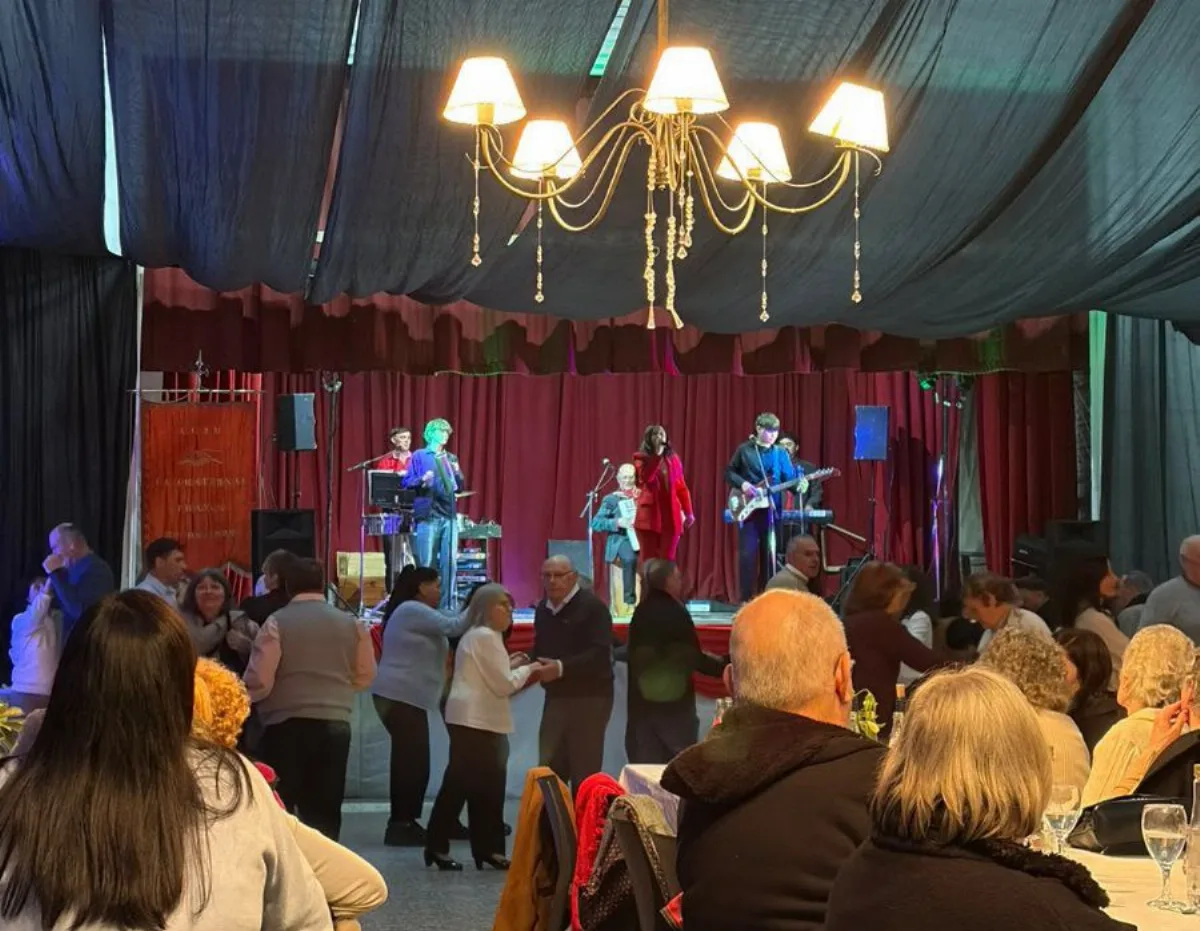 La Fraternal celebró sus 118 años con cena aniversario